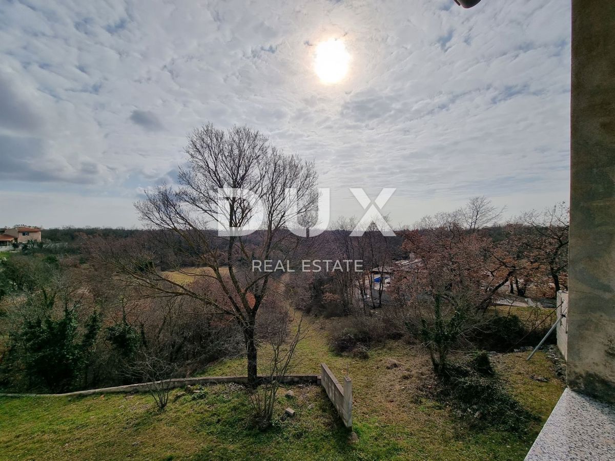 ISTRA, MARČANA - Hiša z garažo v vasi, nedokončana
