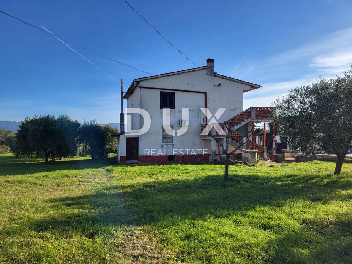 ISTRA, MARČANA - Hiša z dvema apartmajema in bazenom na prostornem vrtu