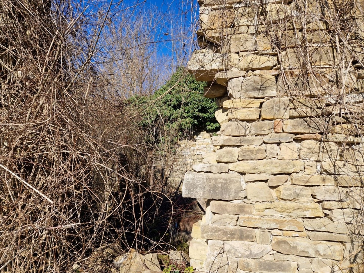 ISTRA, PAZIN - Nepremičnina za prenovo