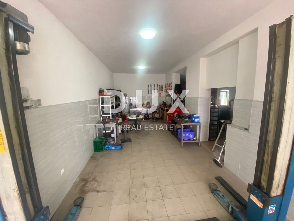 OPATIJA, MATULJI, JUŠIĆI - hiša z 2 stanovanjema in 2 poslovnima prostoroma + vrt! PRILOŽNOST!