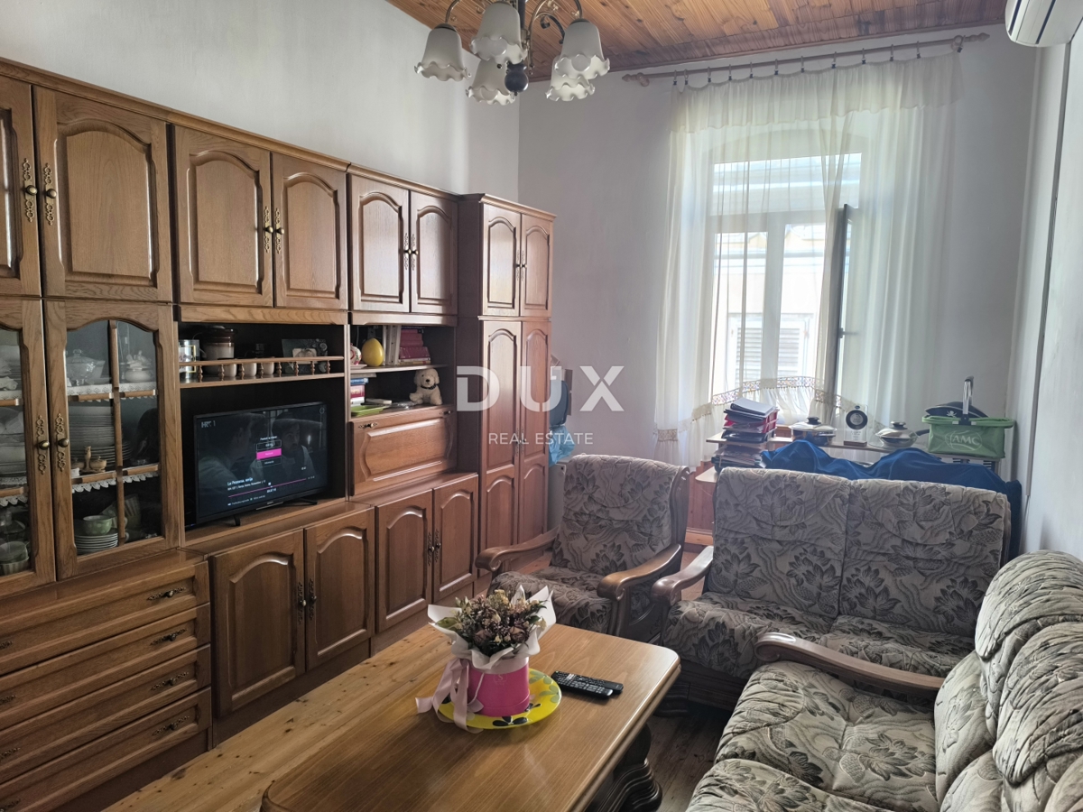 ISTRA, PULA - Stanovanje v središču mesta 70 m2 - PEŠ CONA!! 