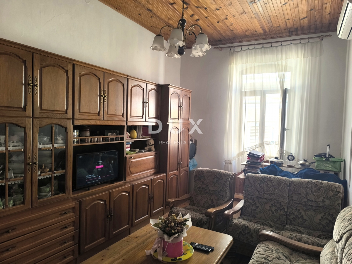 ISTRA, PULA - Stanovanje v središču mesta 70 m2 - PEŠ CONA!! 