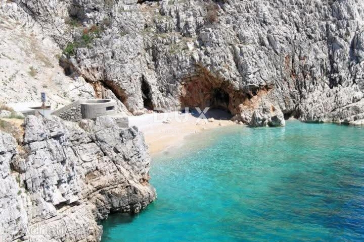 OPATIJA, BRSEČ - Zasebna oaza z wellnessom v bližini Brseča in Mošćeničke Drage