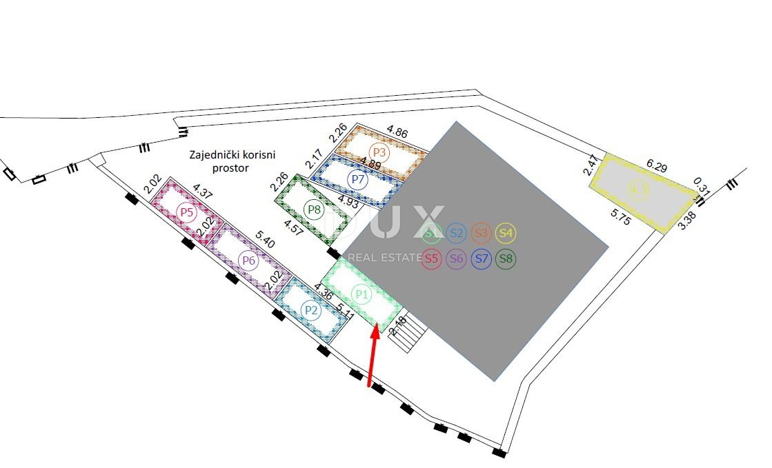 RIJEKA, BANDEROVO - popolnoma prenovljeno stanovanje s parkirnim mestom, na iskani lokaciji v bližini univerze