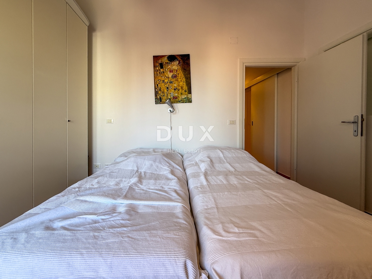 ISTRA, BANJOLE (Volme) - Samo v naši ponudbi je družinska vila z garažami in tremi apartmaji!