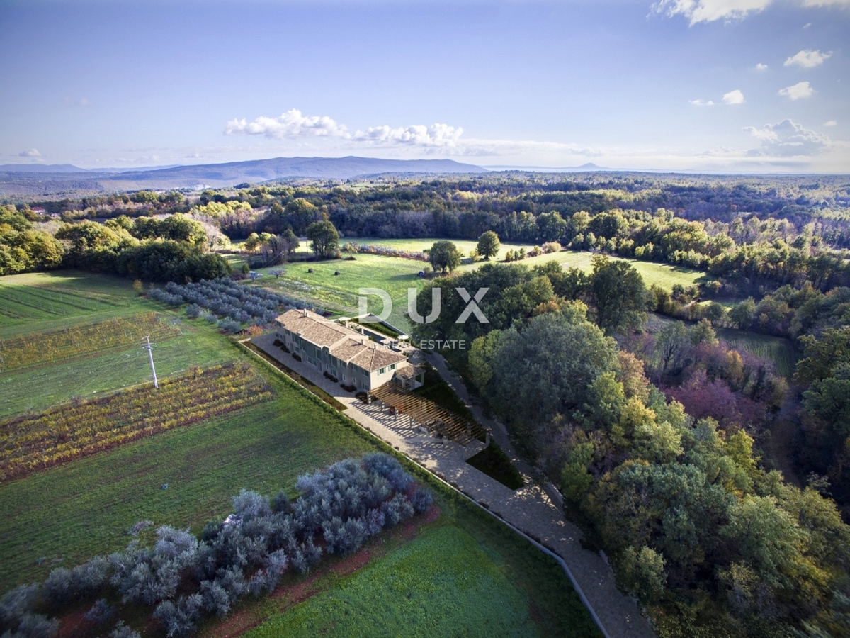 ISTRA, BARBAN - Hiša obdana z naravo