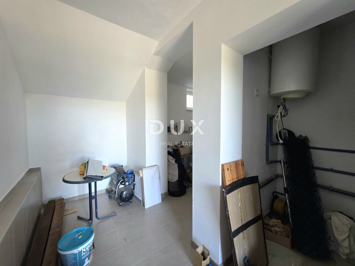 Hiša Monteserpo - Komunal, Pula, 250m2