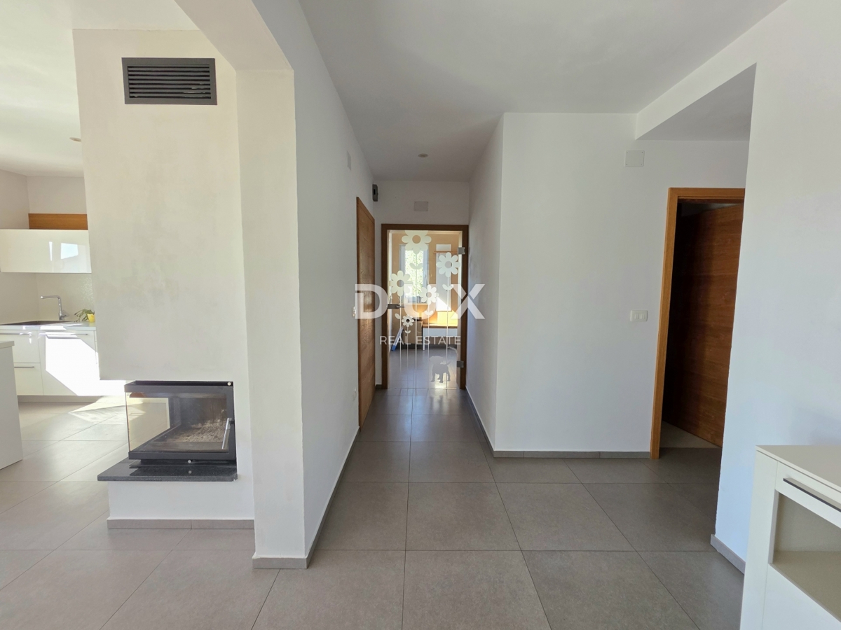 Hiša Monteserpo - Komunal, Pula, 250m2