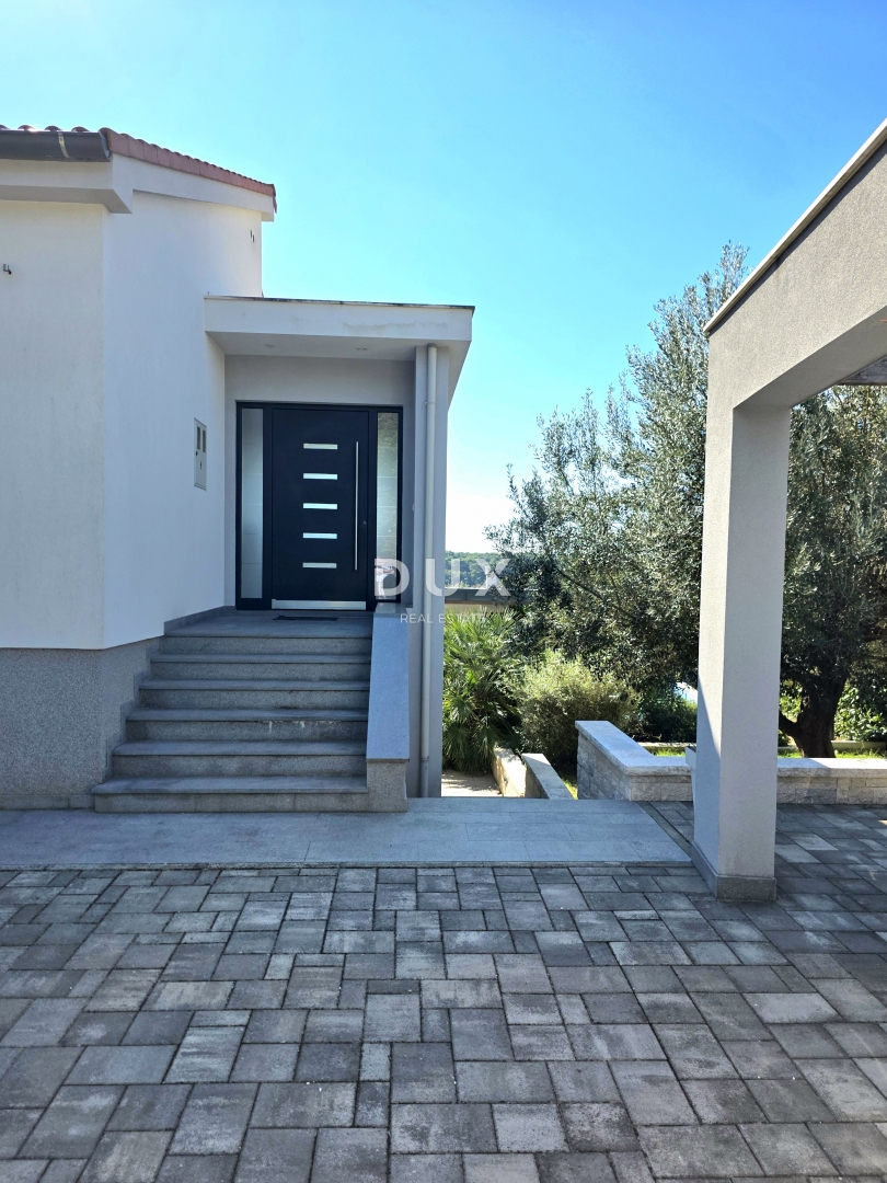 Hiša Monteserpo - Komunal, Pula, 250m2