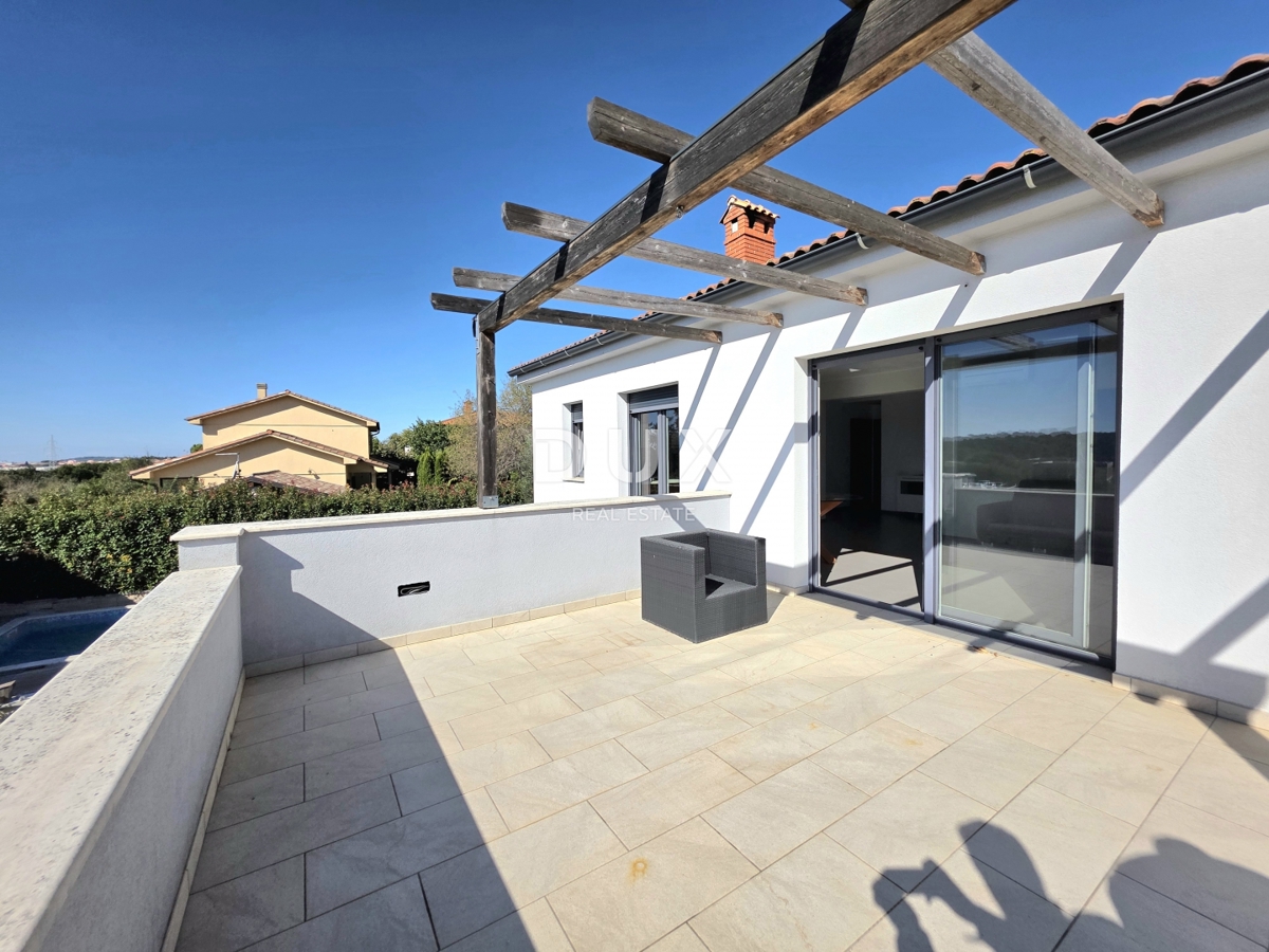 Hiša Monteserpo - Komunal, Pula, 250m2