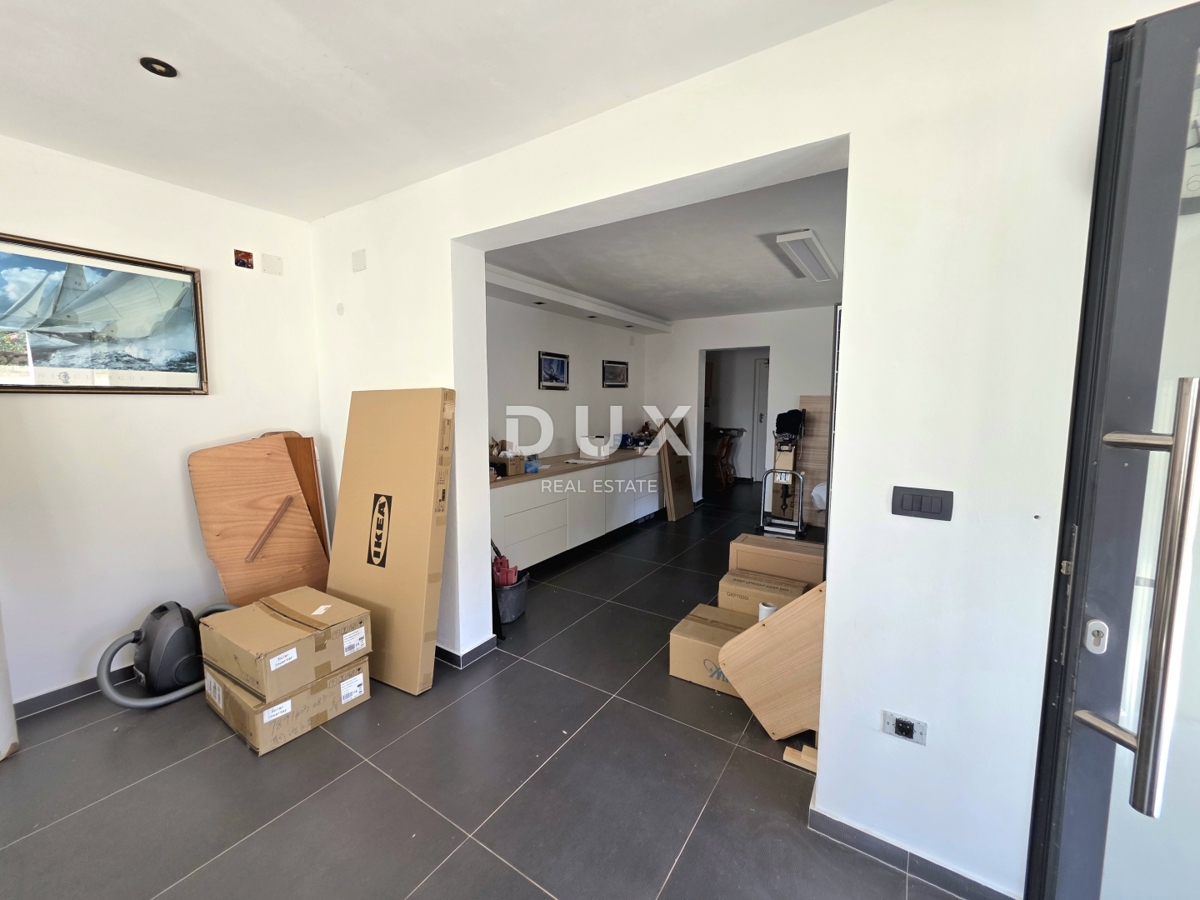 Hiša Monteserpo - Komunal, Pula, 250m2