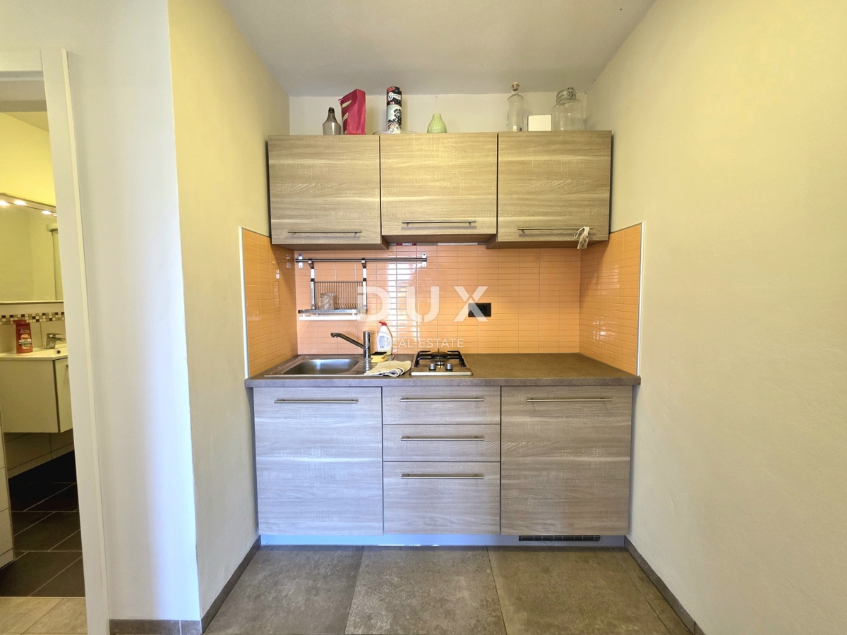Hiša Monteserpo - Komunal, Pula, 250m2