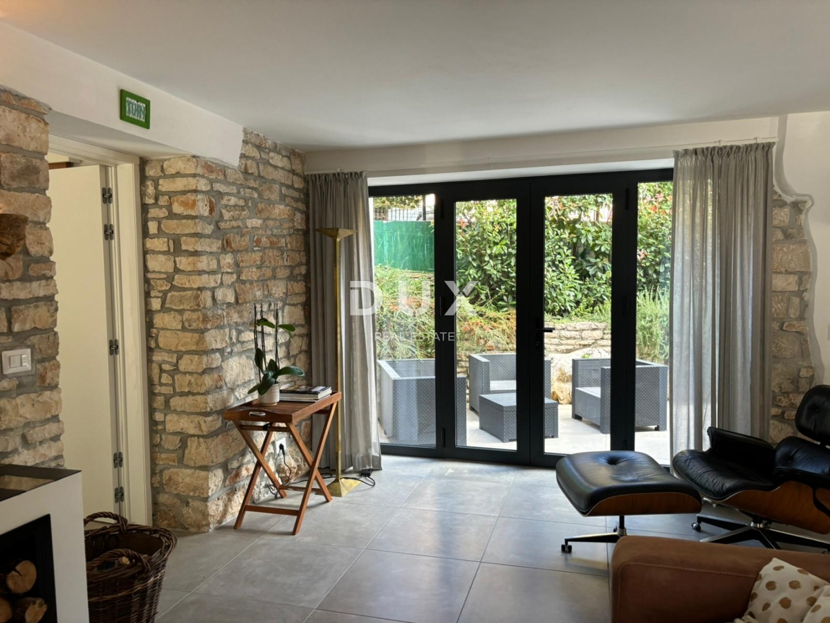 ISTRA, POREČ - Dve hiši z rustikalno moderno opremo z garažo in posebno ponudbo!