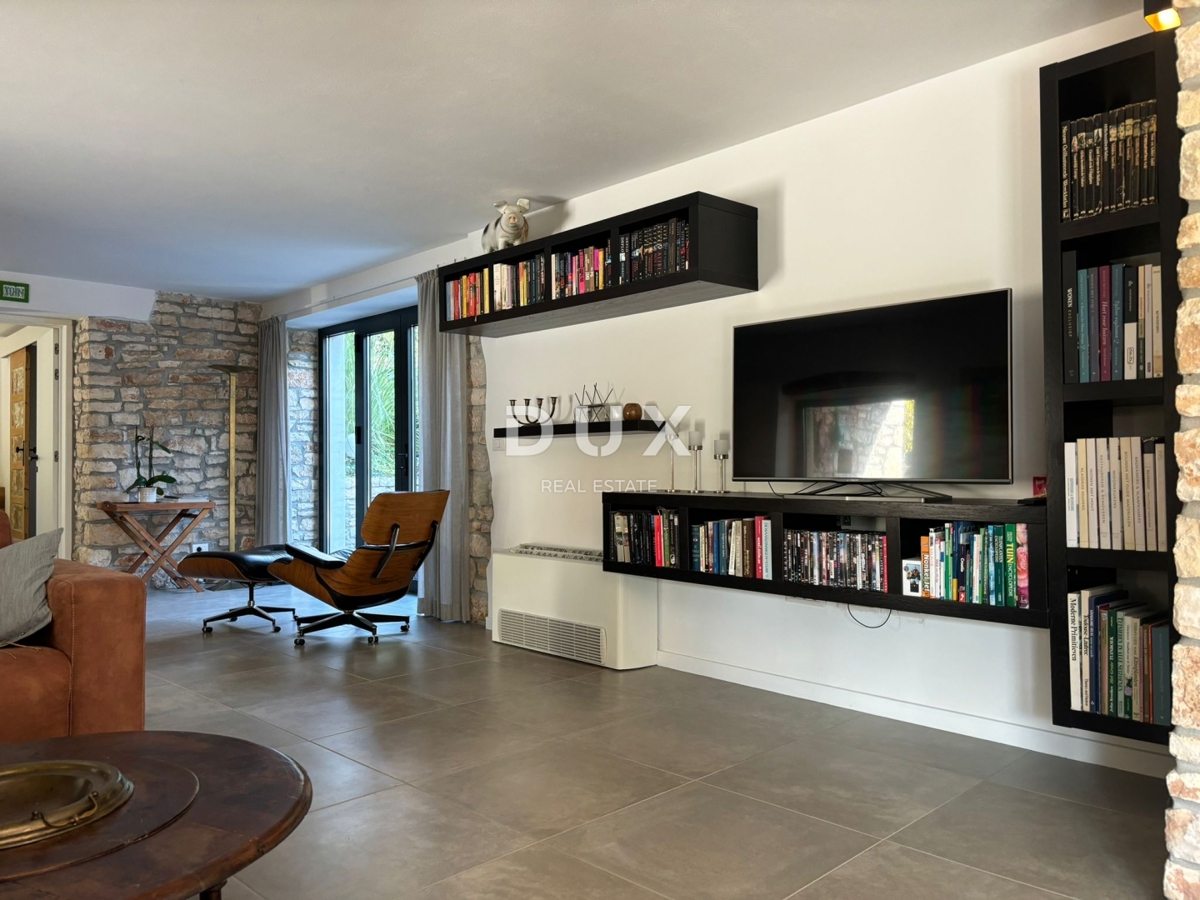 ISTRA, POREČ - Dve hiši z rustikalno moderno opremo z garažo in posebno ponudbo!