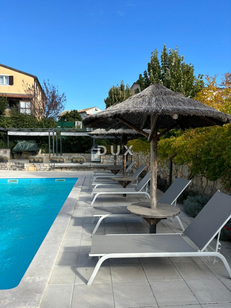 ISTRA, POREČ - Dve hiši z rustikalno moderno opremo z garažo in posebno ponudbo!