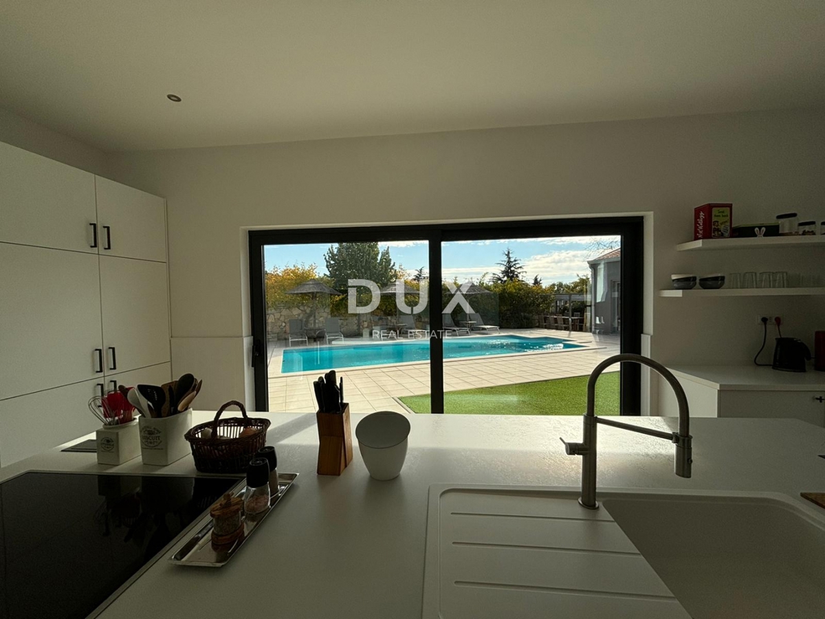 ISTRA, POREČ - Dve hiši z rustikalno moderno opremo z garažo in posebno ponudbo!