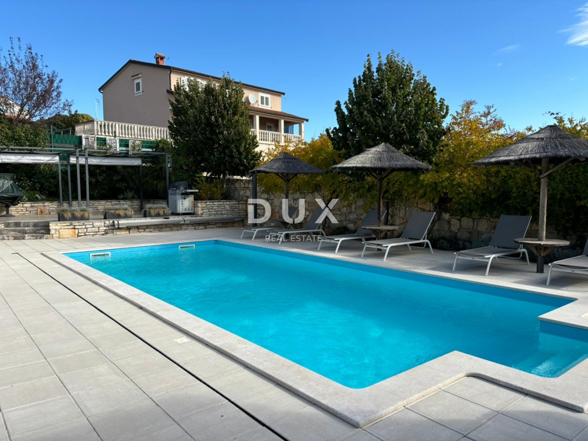 ISTRA, POREČ - Dve hiši z rustikalno moderno opremo z garažo in posebno ponudbo!