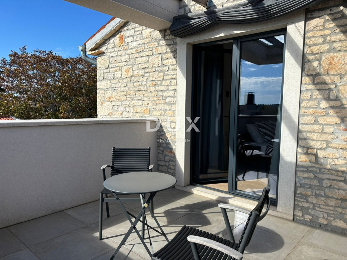 ISTRA, POREČ - Dve hiši z rustikalno moderno opremo z garažo in posebno ponudbo!