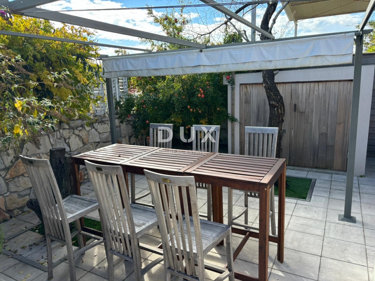 ISTRA, POREČ - Dve hiši z rustikalno moderno opremo z garažo in posebno ponudbo!