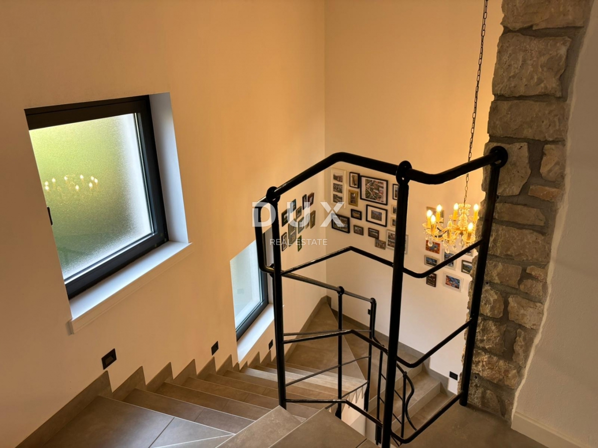 ISTRA, POREČ - Dve hiši z rustikalno moderno opremo z garažo in posebno ponudbo!