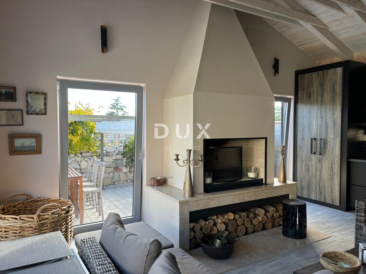 ISTRA, POREČ - Dve hiši z rustikalno moderno opremo z garažo in posebno ponudbo!