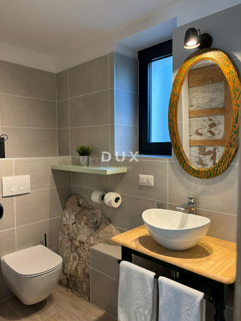 ISTRA, POREČ - Dve hiši z rustikalno moderno opremo z garažo in posebno ponudbo!