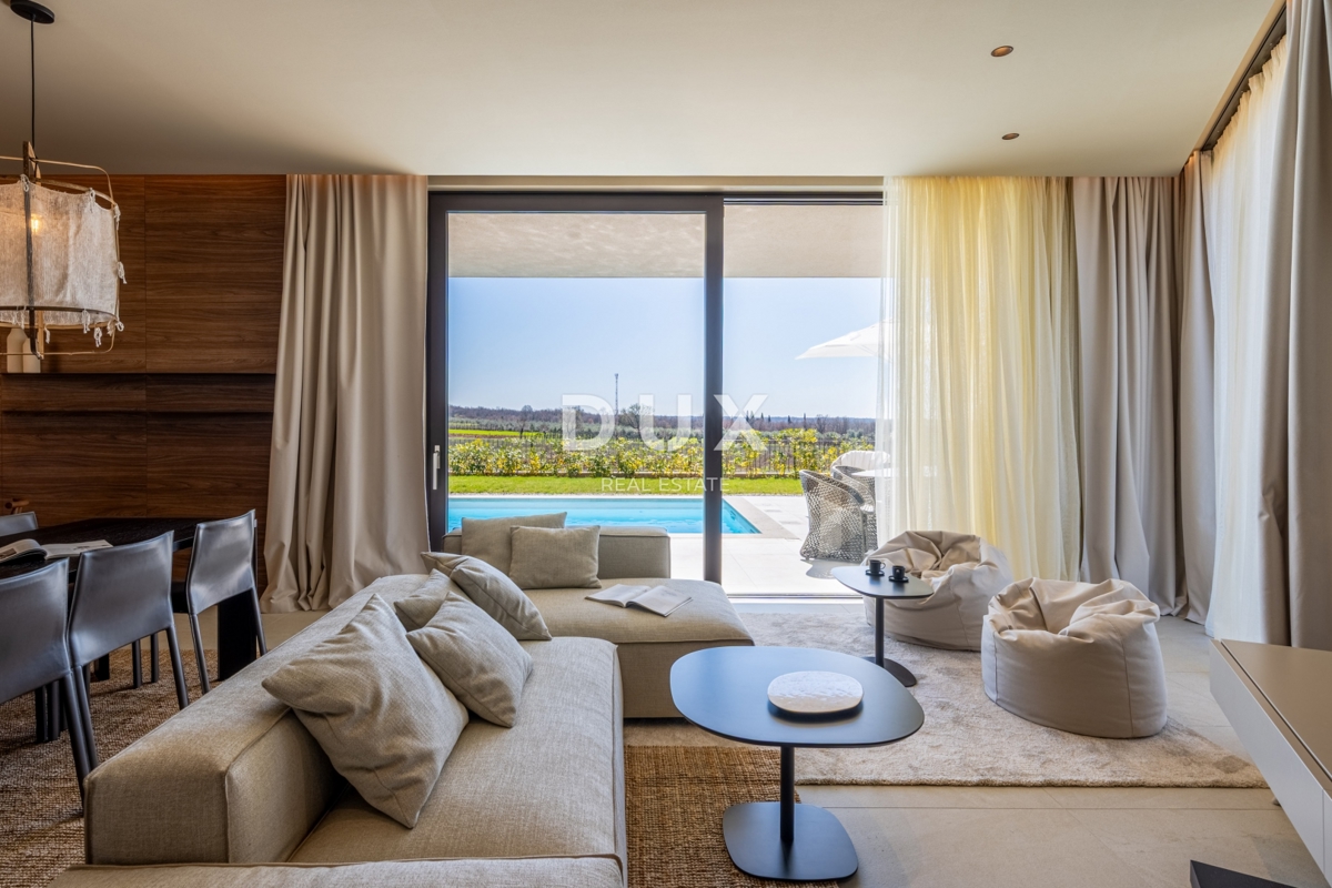 ISTRA, POREČ - Luksuzna hiša z bazenom na robu vasi