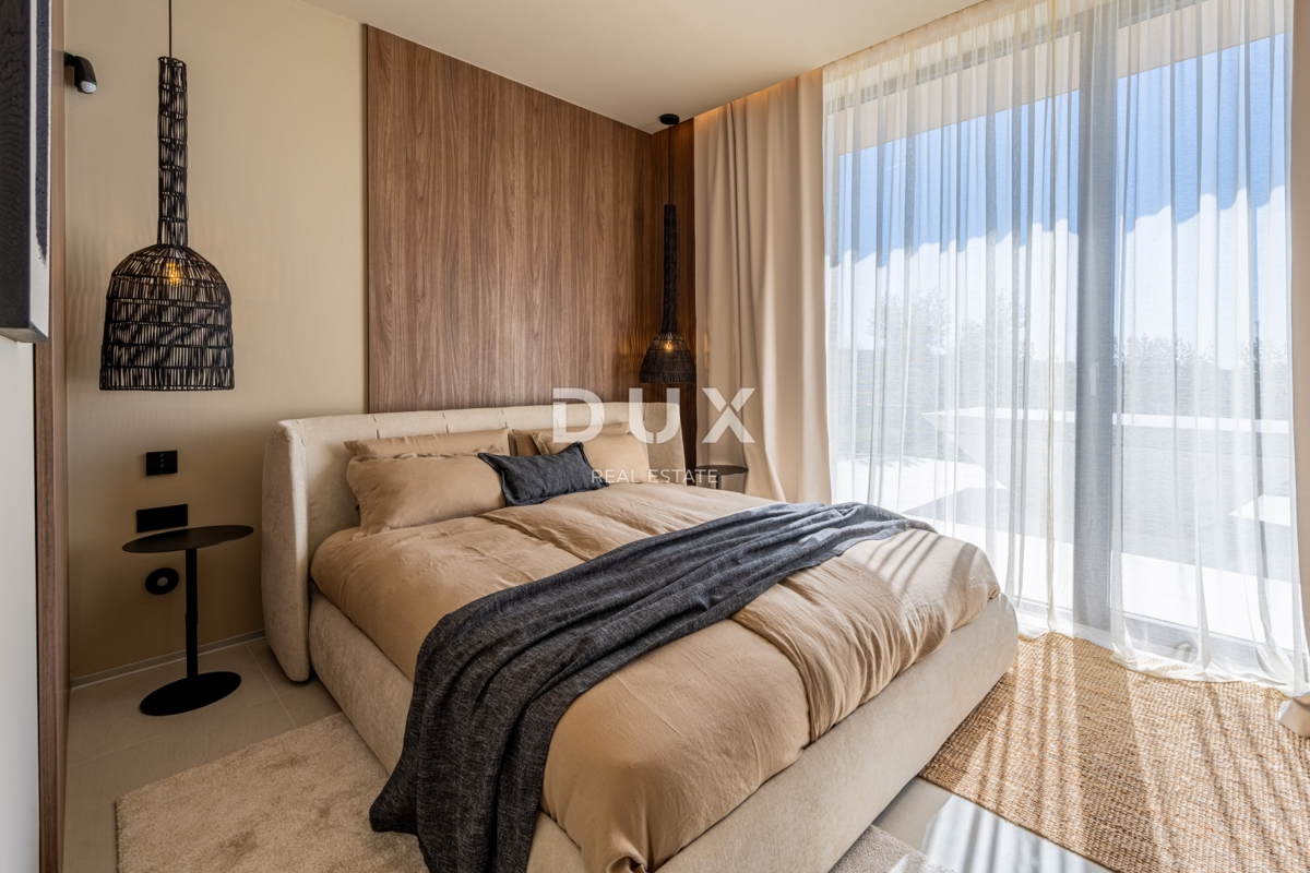 ISTRA, POREČ - Luksuzna hiša z bazenom na robu vasi