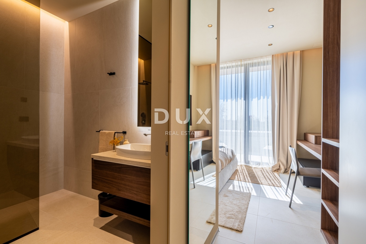 ISTRA, POREČ - Luksuzna hiša z bazenom na robu vasi