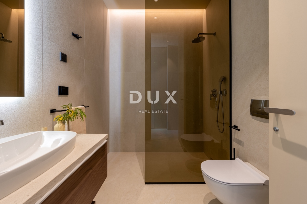 ISTRA, POREČ - Luksuzna hiša z bazenom na robu vasi