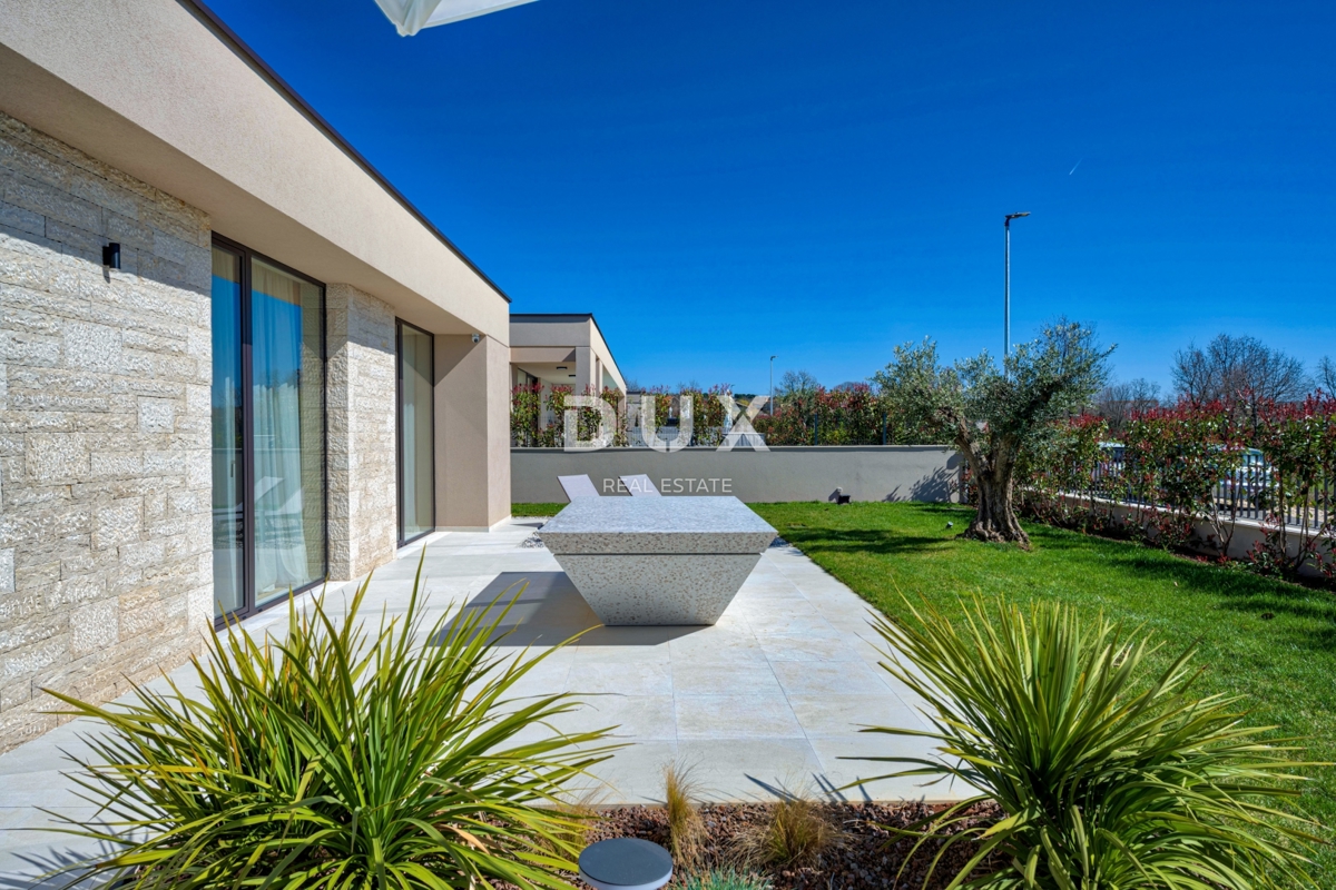 ISTRA, POREČ - Luksuzna hiša z bazenom na robu vasi