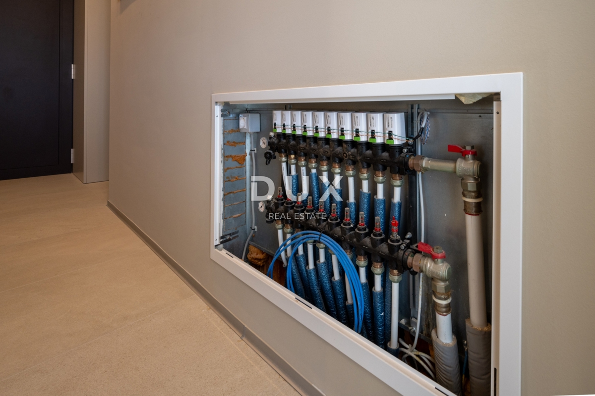 ISTRA, POREČ - Luksuzna hiša z bazenom na robu vasi