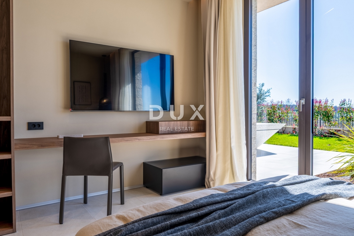 ISTRA, POREČ - Luksuzna hiša z bazenom na robu vasi