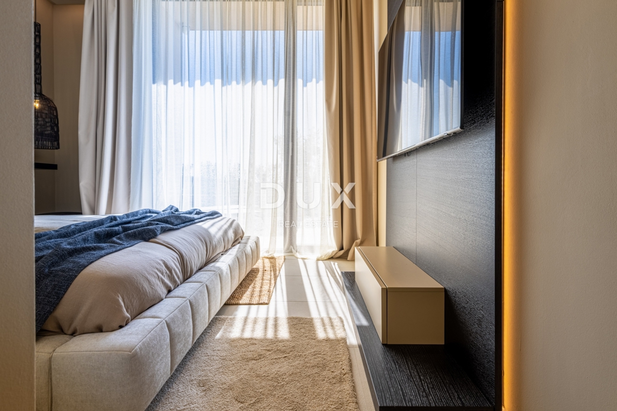 ISTRA, POREČ - Luksuzna hiša z bazenom na robu vasi