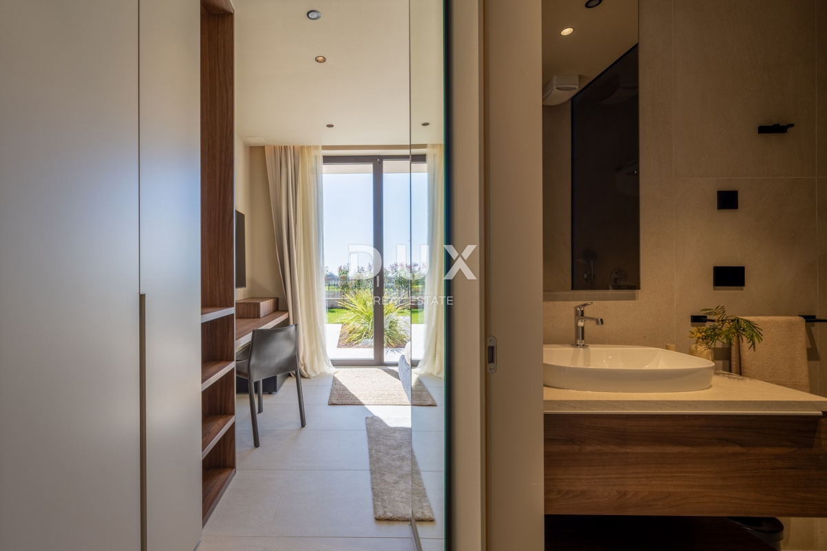 ISTRA, POREČ - Luksuzna hiša z bazenom na robu vasi