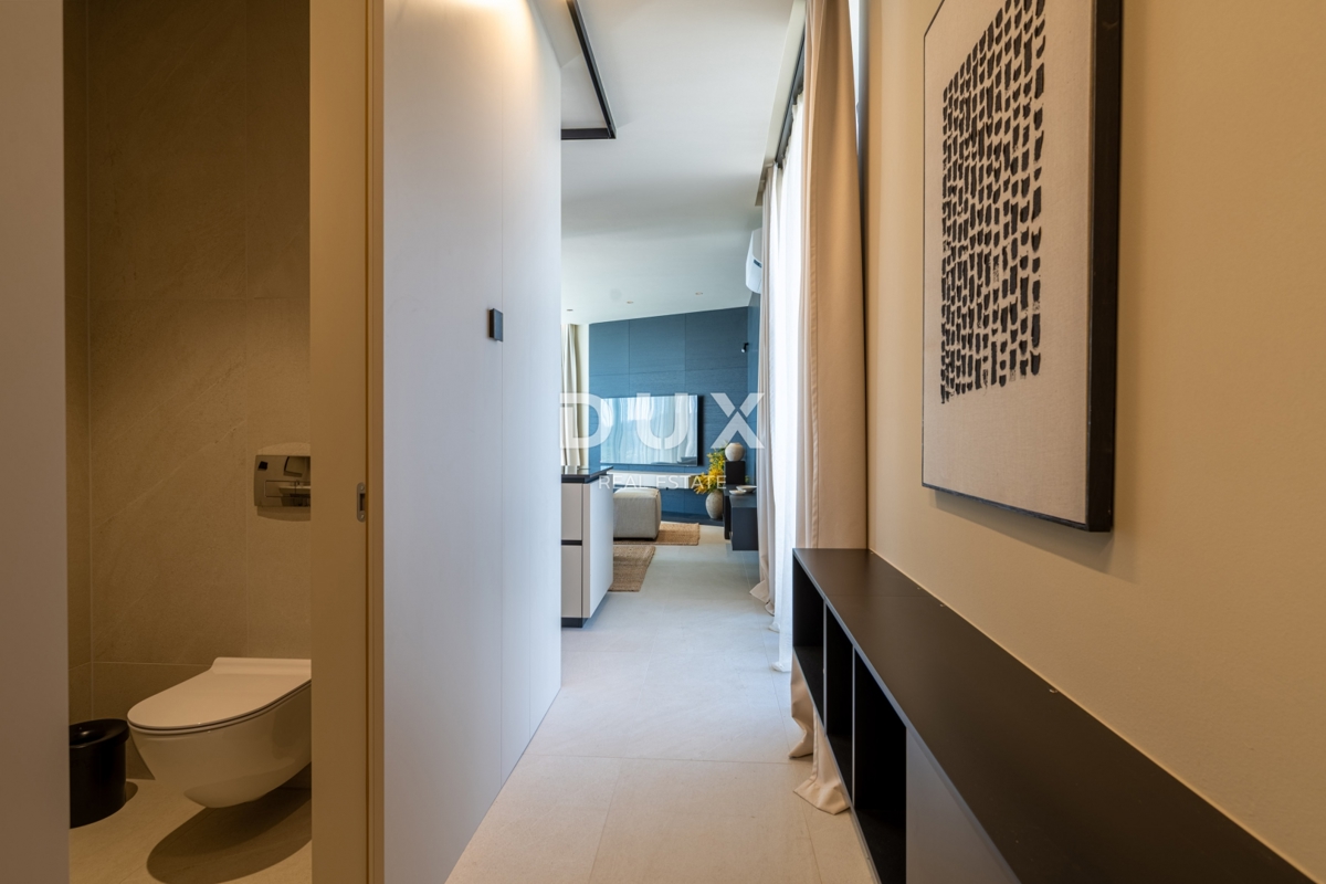 ISTRA, POREČ - Luksuzna hiša z bazenom na robu vasi