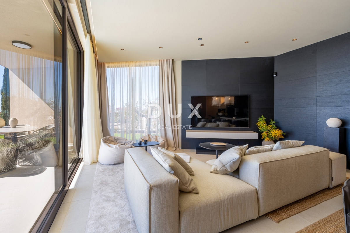 ISTRA, POREČ - Luksuzna hiša z bazenom na robu vasi