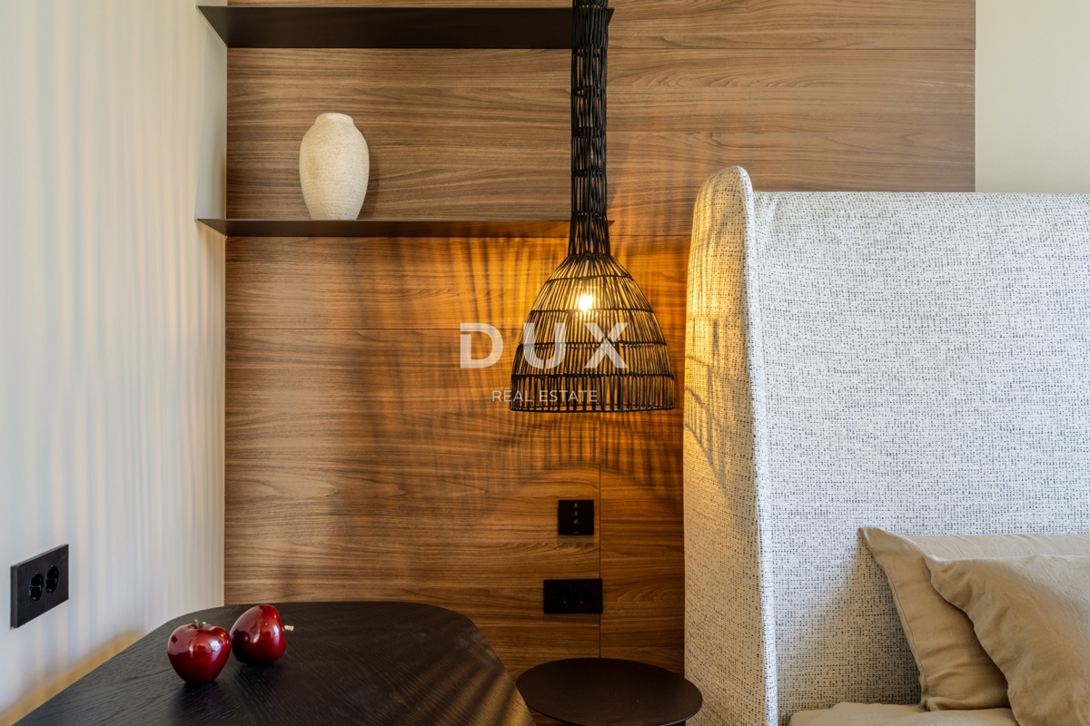 ISTRA, POREČ - Luksuzna hiša z bazenom na robu vasi