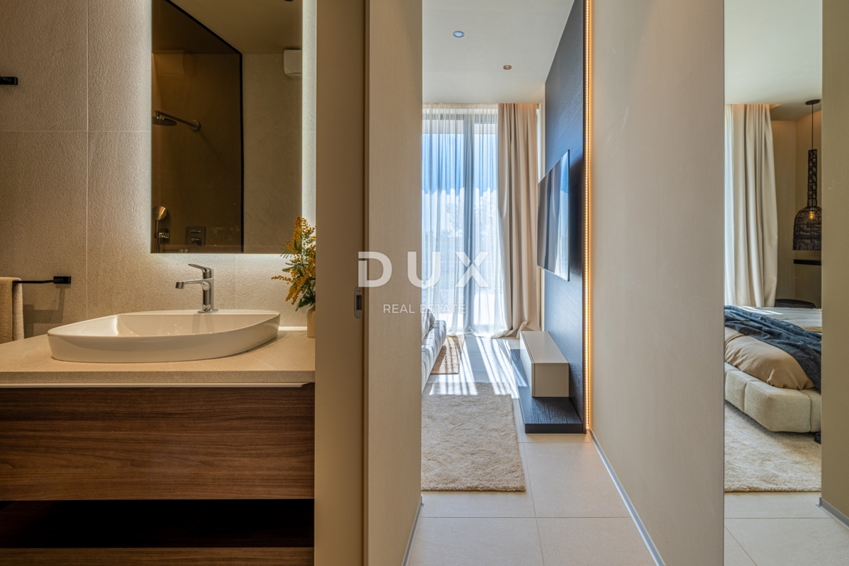 ISTRA, POREČ - Luksuzna hiša z bazenom na robu vasi