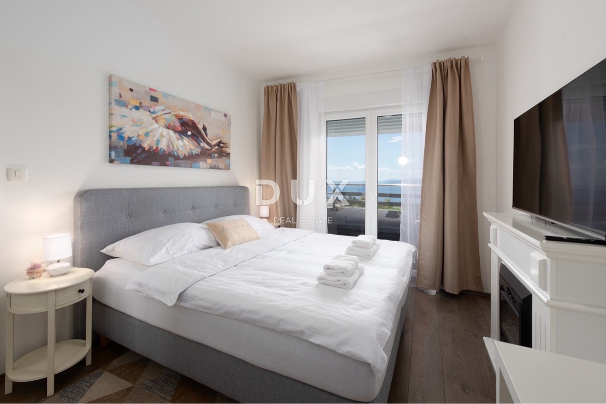 MATULJI - 3 spalnice + dnevna soba, RAZGLED, VRT, 2 parkirni mesti, 3 kopalnice!