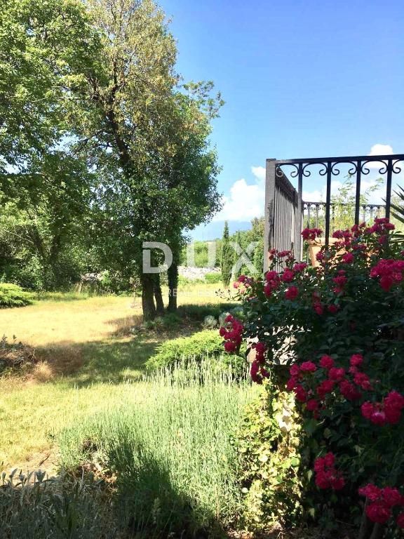 RIJEKA, HRELJIN - samostojna hiša s pogledom na morje in velikim vrtom - priložnost!