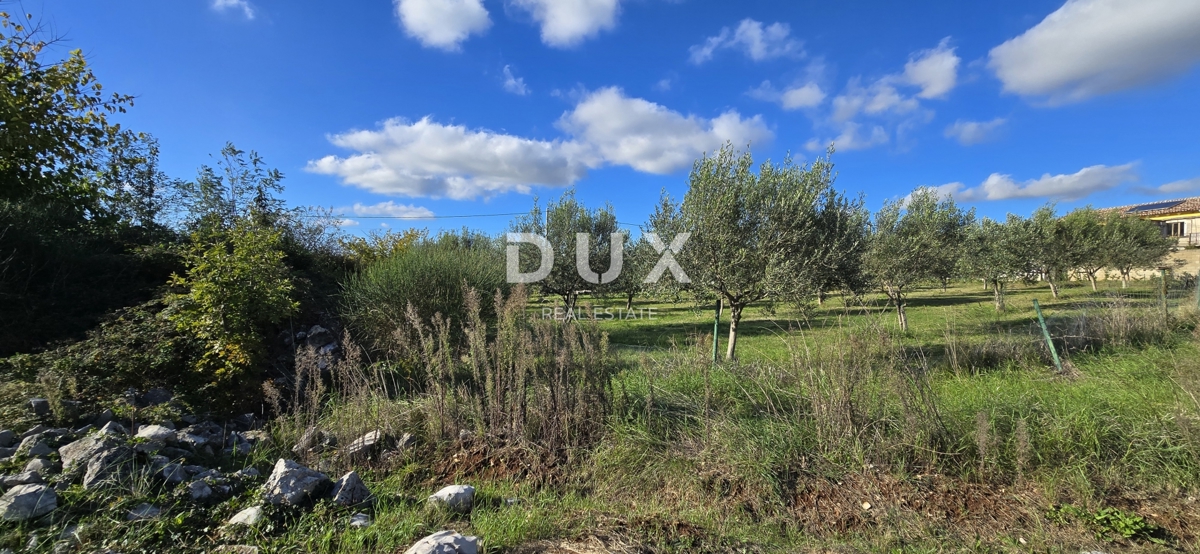 ISTRA, POREČ - Zazidljivo zemljišče pri Svetem Lovreču