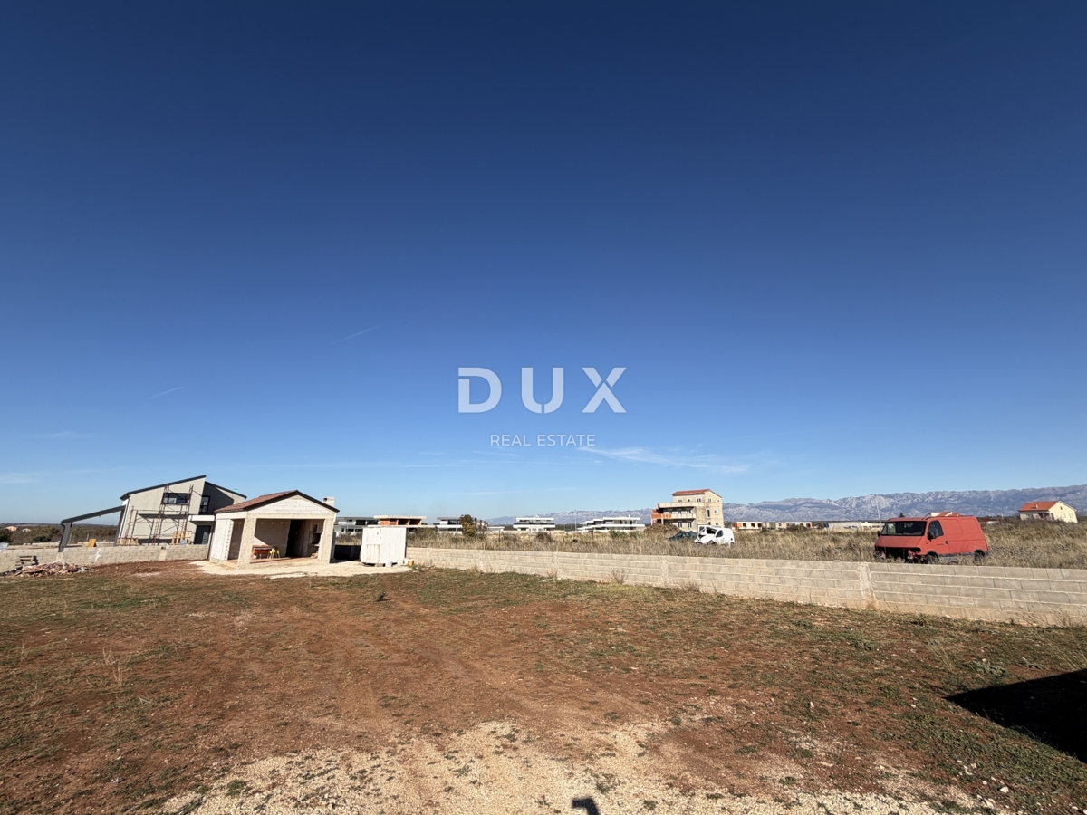 ZEMUNIK GORNJI - Zemljišče z gradnjo in gradbenim dovoljenjem!