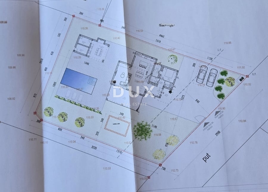 ZEMUNIK GORNJI - Zemljišče z gradnjo in gradbenim dovoljenjem!