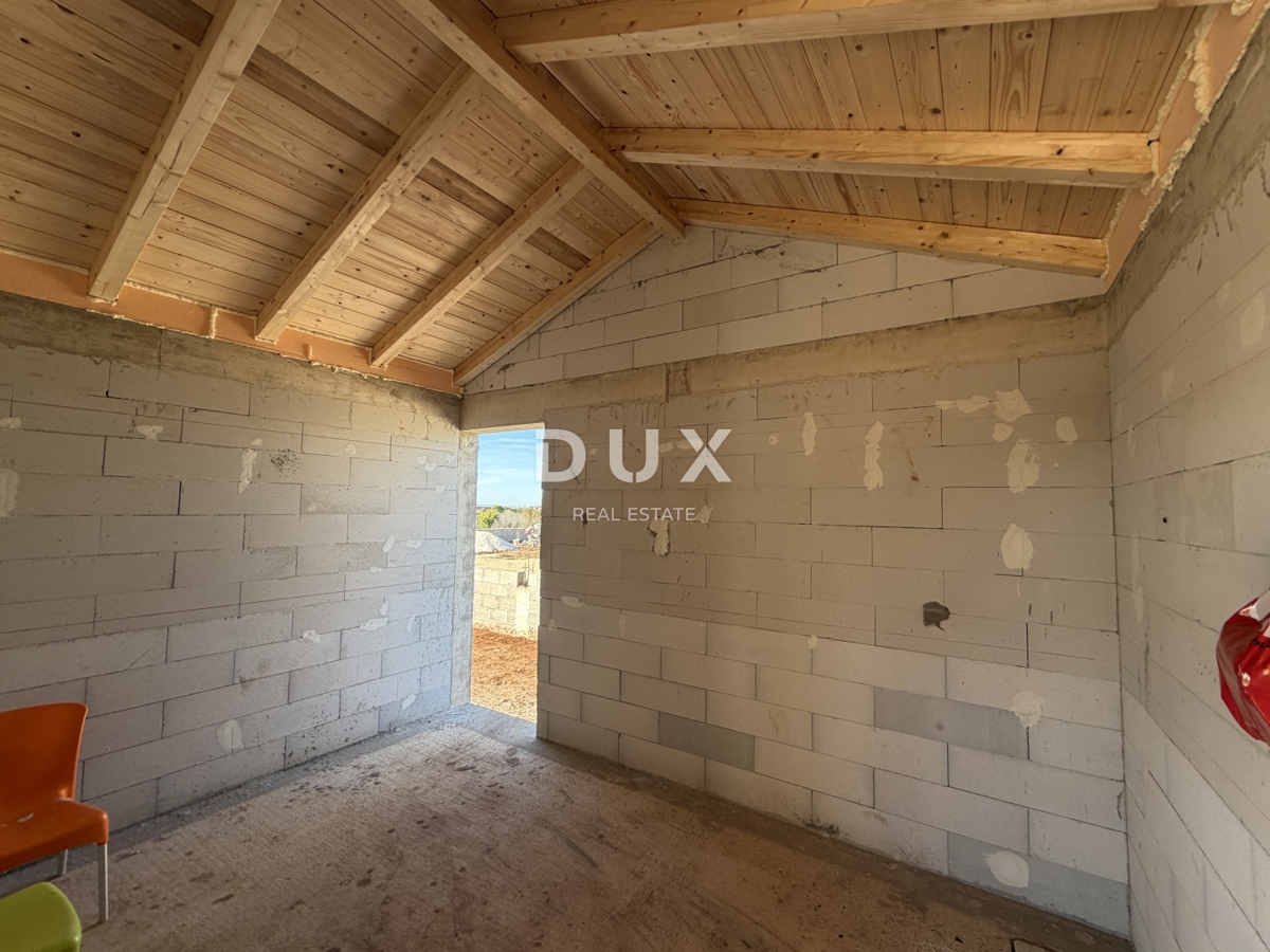 ZEMUNIK GORNJI - Zemljišče z gradnjo in gradbenim dovoljenjem!