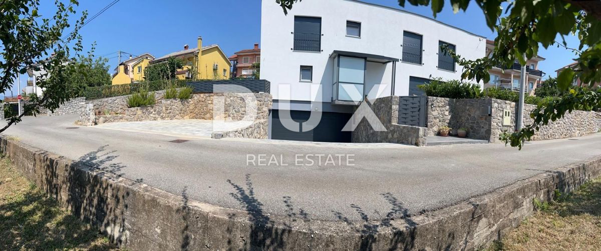 RIJEKA, ZAMET - novogradnja, dvonadstropna hiša z garažo in vrtom, znižana cena!