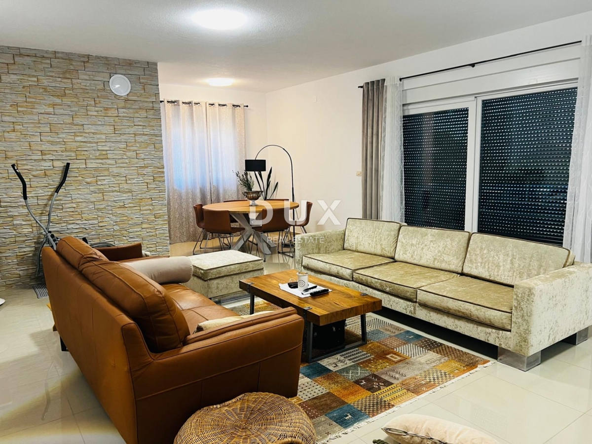 RIJEKA, ZAMET - novogradnja, dvonadstropna hiša z garažo in vrtom, znižana cena!