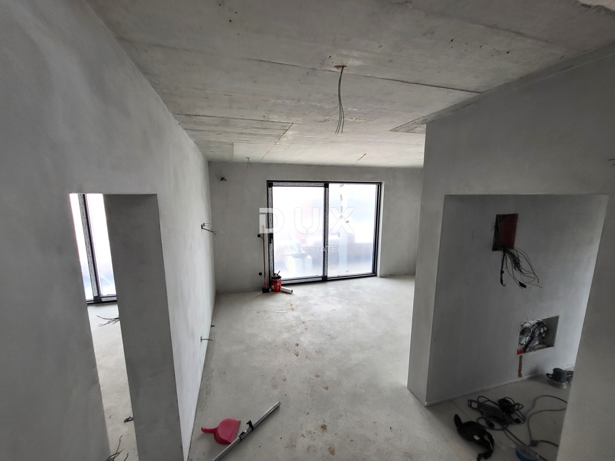 ISTRA, MEDULIN - Hiša z bazenom, strešno teraso in pogledom na morje