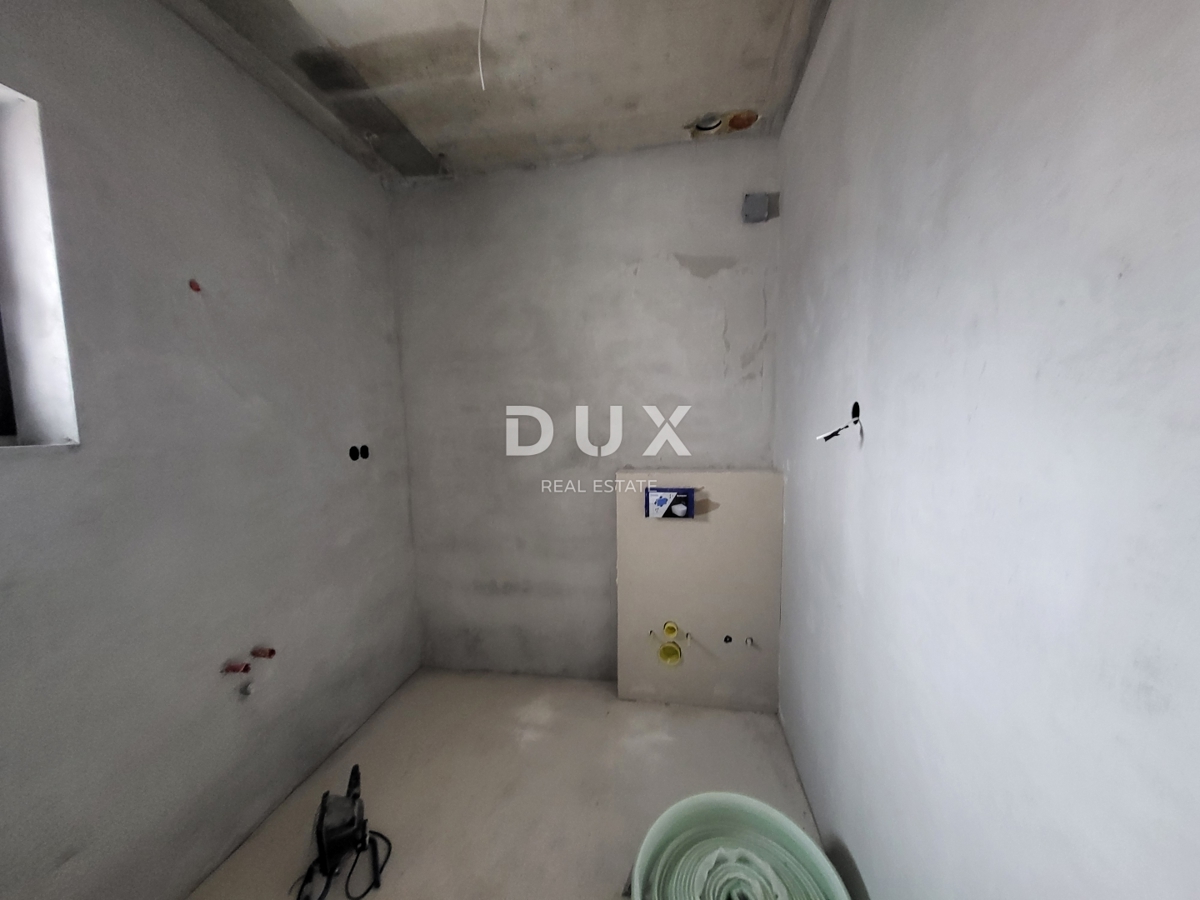 ISTRA, MEDULIN - Hiša z bazenom, strešno teraso in pogledom na morje