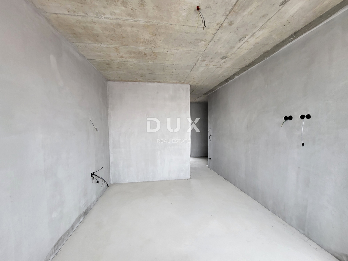 ISTRA, MEDULIN - Hiša z bazenom, strešno teraso in pogledom na morje